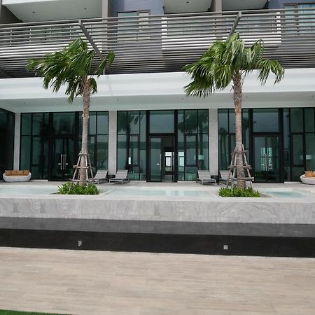 Aeras - The Ultimate Beachfront Experience Jomtien Beach Esterno foto