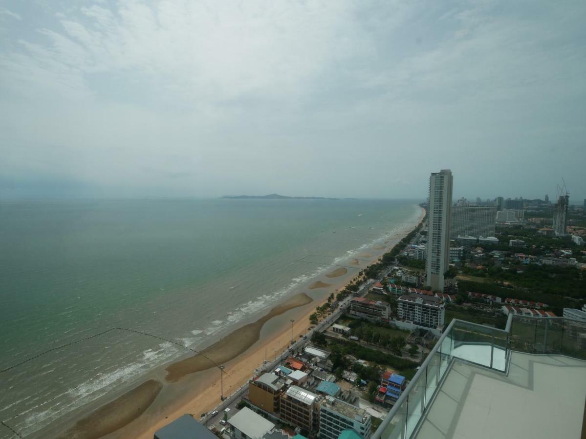 Aeras - The Ultimate Beachfront Experience Jomtien Beach Esterno foto