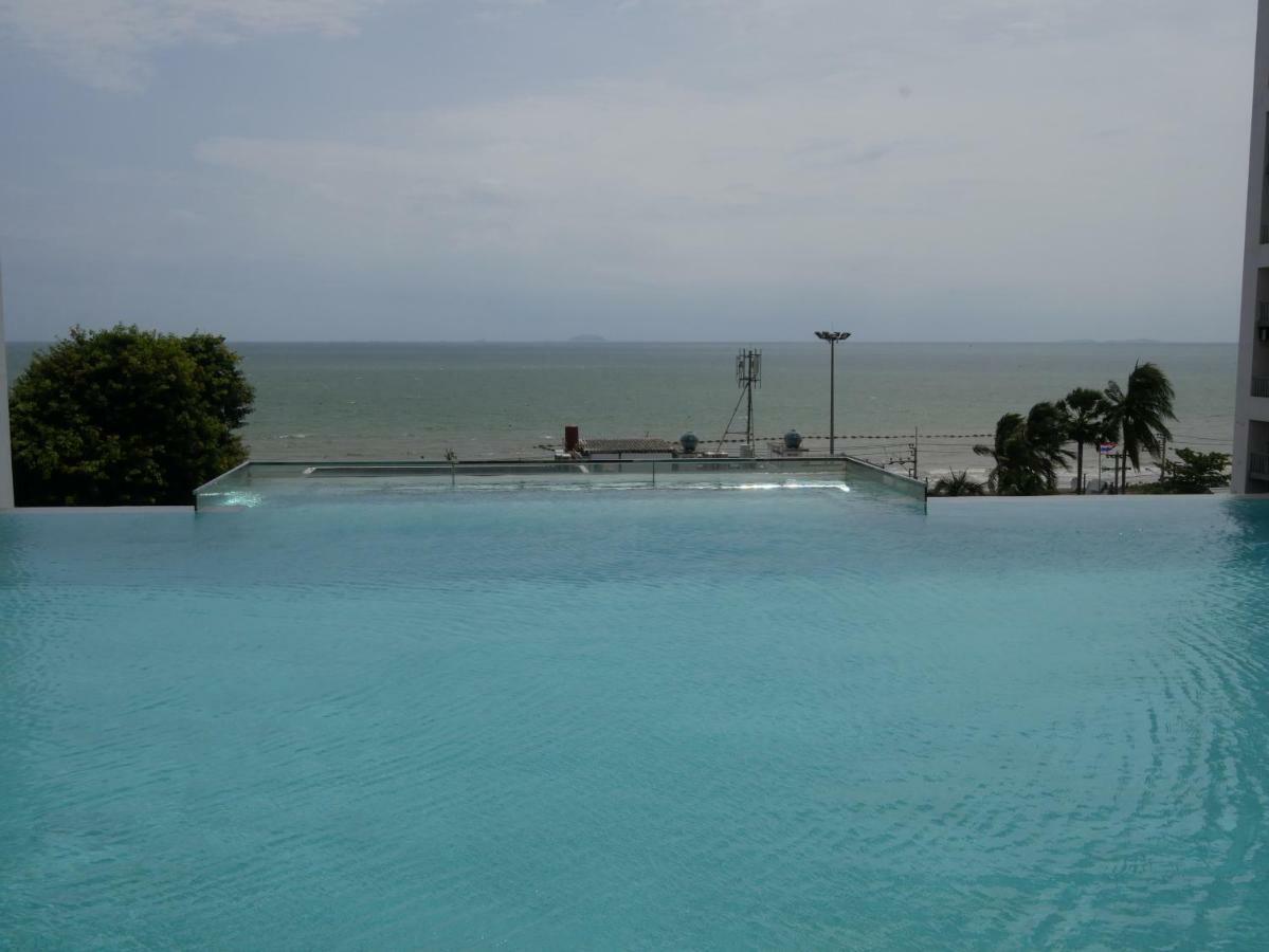 Aeras - The Ultimate Beachfront Experience Jomtien Beach Esterno foto