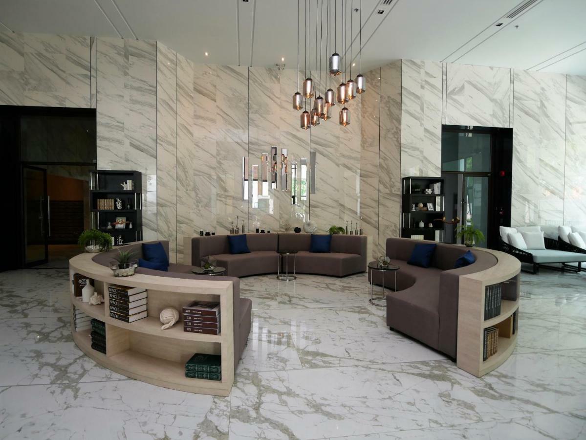 Aeras - The Ultimate Beachfront Experience Jomtien Beach Esterno foto