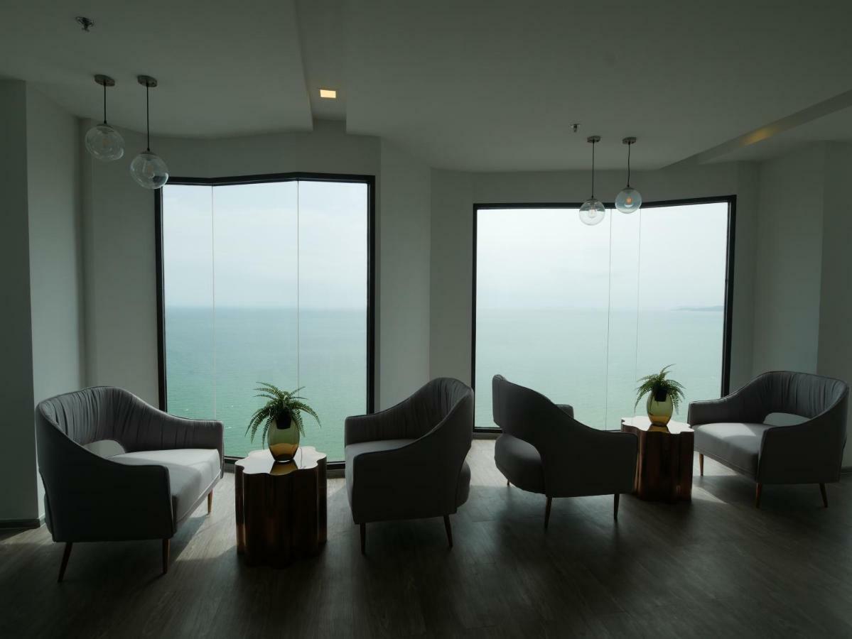 Aeras - The Ultimate Beachfront Experience Jomtien Beach Esterno foto