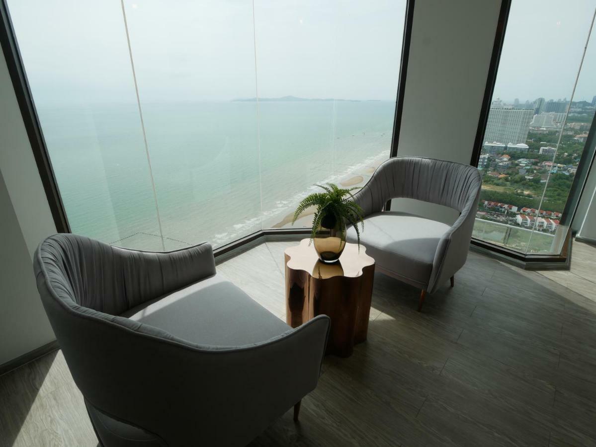 Aeras - The Ultimate Beachfront Experience Jomtien Beach Esterno foto