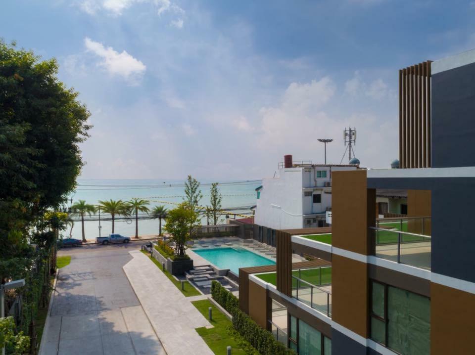 Aeras - The Ultimate Beachfront Experience Jomtien Beach Esterno foto